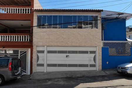 Casa à venda com 140m², 3 quartos e 2 vagasFachada + Placa