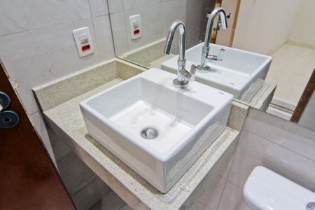 Casa à venda com 140m², 3 quartos e 2 vagasBanheiro da Suíte 1