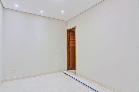 Suíte 1 de casa à venda com 3 quartos, 140m² em Vila Zat, São Paulo