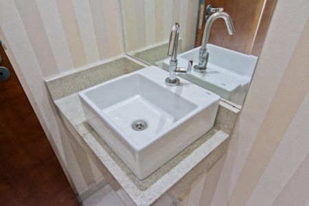 Casa à venda com 140m², 3 quartos e 2 vagasLavabo