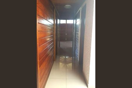 Casa para alugar com 4 quartos, 216m² em São Fernando Residencia, Barueri