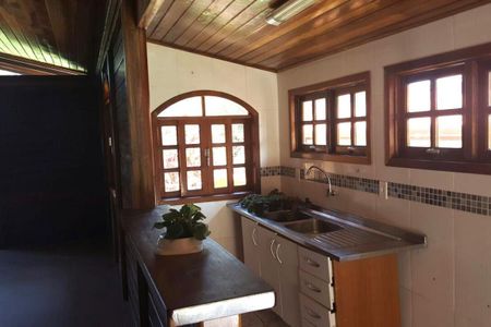 Casa para alugar com 4 quartos, 216m² em São Fernando Residencia, Barueri