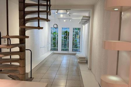 Casa para alugar com 6 quartos, 254m² em Jardim Nossa Senhora Aparecida, São Paulo