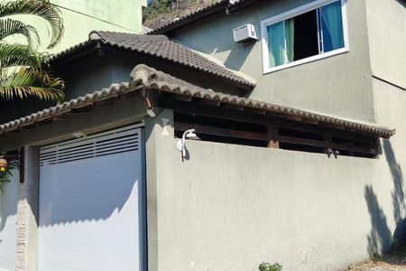 Casa à venda com 100m², 3 quartos e 4 vagas