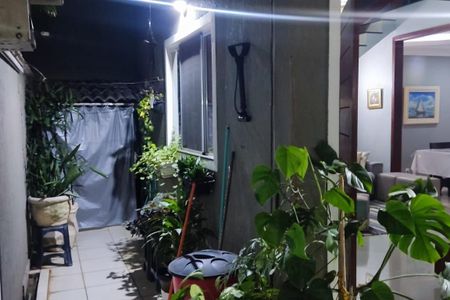 Casa à venda com 100m², 3 quartos e 4 vagas