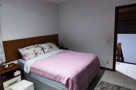 Casa à venda com 100m², 3 quartos e 4 vagas