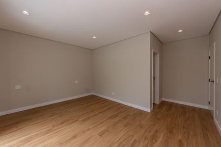 Casa à venda com 4 quartos, 378m² em Morada dos Pinheiros (Aldeia da Serra), Barueri