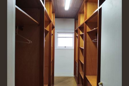 Casa à venda com 3 quartos, 321m² em Morada dos Pássaros, Barueri