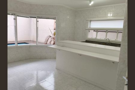 Casa à venda com 3 quartos, 321m² em Morada dos Pássaros, Barueri