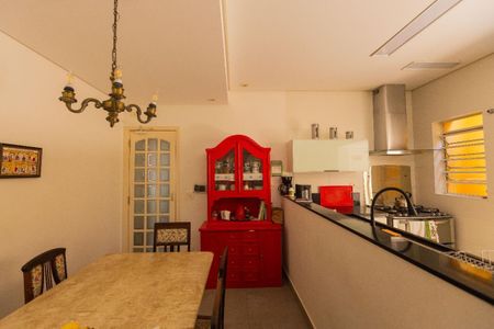 Casa à venda com 290m², 4 quartos e 2 vagas