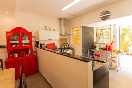 Casa à venda com 290m², 4 quartos e 2 vagas