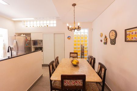 Casa à venda com 290m², 4 quartos e 2 vagas