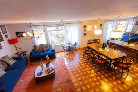 Casa à venda com 290m², 4 quartos e 2 vagas