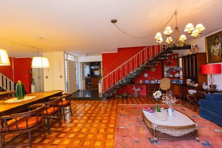 Casa à venda com 290m², 4 quartos e 2 vagas