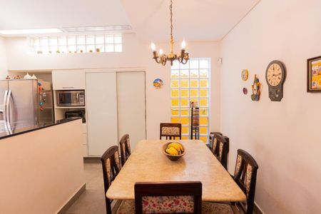 Casa à venda com 290m², 4 quartos e 2 vagas