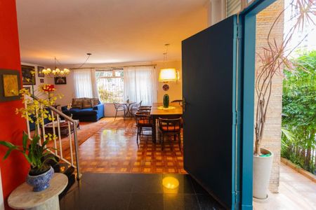 Casa à venda com 4 quartos, 290m² em Vila Mariana, São Paulo