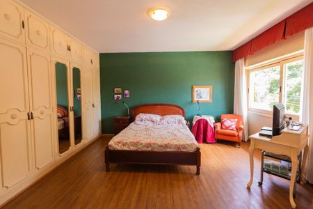 Casa à venda com 290m², 4 quartos e 2 vagas