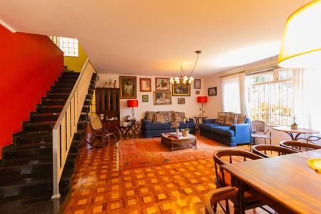 Casa à venda com 290m², 4 quartos e 2 vagas
