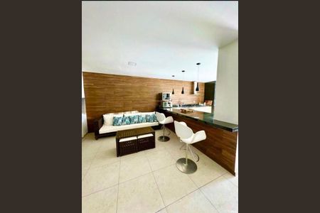 Casa à venda com 4 quartos, 370m² em Suru, Barueri