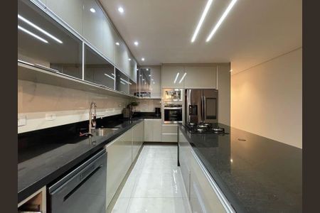 Casa à venda com 310m², 4 quartos e 4 vagas