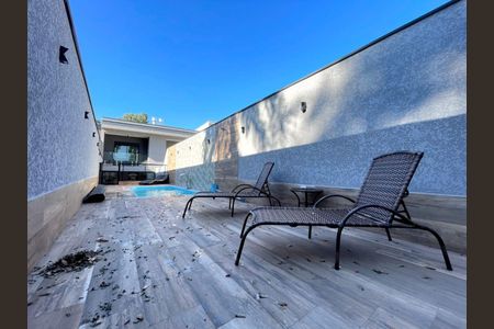 Casa à venda com 310m², 4 quartos e 4 vagas