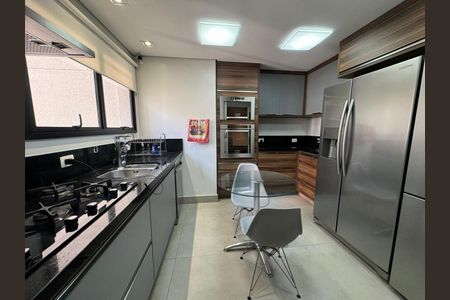 Apartamento à venda com 151m², 4 quartos e 3 vagas