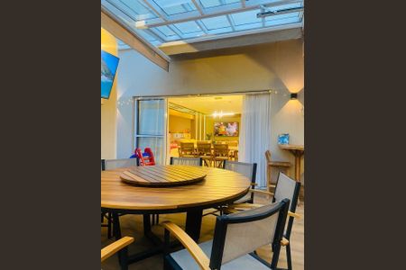Apartamento à venda com 246m², 4 quartos e 4 vagas