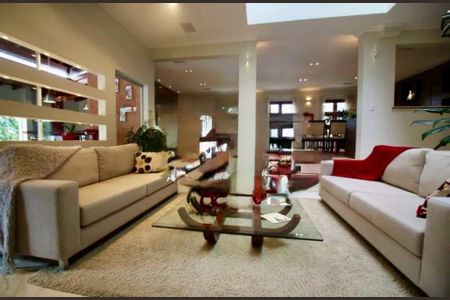 Casa à venda com 5 quartos, 620m² em Morada dos Pássaros, Barueri