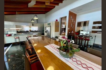 Casa à venda com 5 quartos, 620m² em Morada dos Pássaros, Barueri