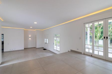 Casa à venda com 4 quartos, 322m² em Morada dos Pássaros, Barueri