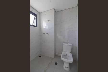 Banheiro de kitnet/studio para alugar com 1 quarto, 28m² em Cidade Antônio Estêvão de Carvalho, São Paulo