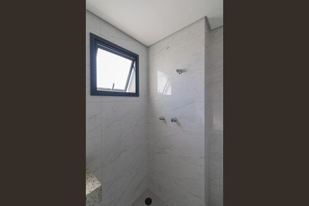 Banheiro de kitnet/studio para alugar com 1 quarto, 28m² em Cidade Antônio Estêvão de Carvalho, São Paulo