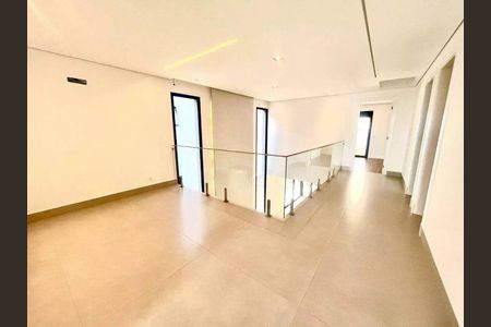 Casa à venda com 525m², 5 quartos e 8 vagas