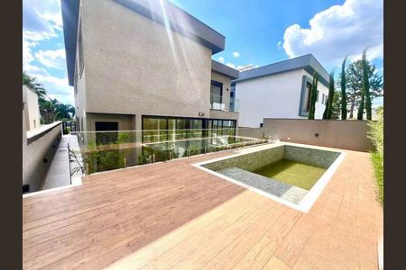 Casa à venda com 525m², 5 quartos e 8 vagas