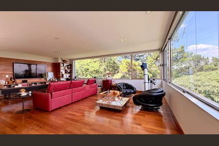 Casa à venda com 4 quartos, 644m² em Morada dos Pássaros, Barueri