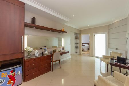 Casa à venda com 5 quartos, 1600m² em Residencial Morada dos Lagos, Barueri