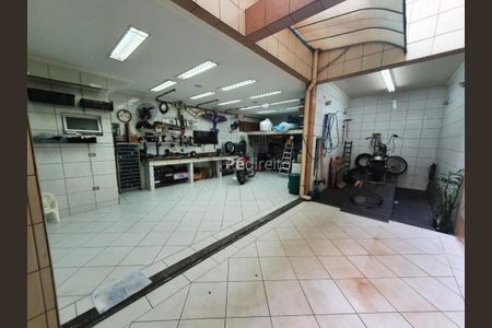 Casa à venda com 300m², 1 quarto e 6 vagas