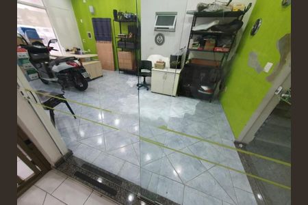 Casa à venda com 300m², 1 quarto e 6 vagas