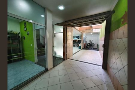 Casa à venda com 300m², 1 quarto e 6 vagas
