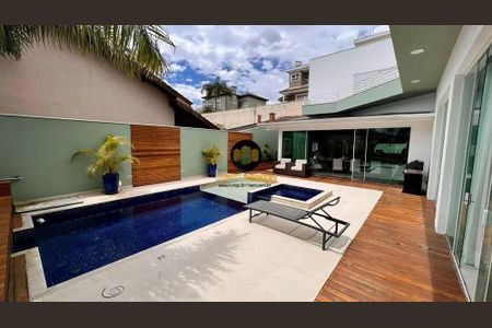 Casa de condomínio à venda com 500m², 4 quartos e 2 vagas