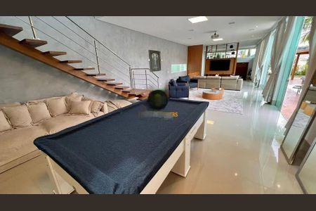 Casa de condomínio à venda com 500m², 4 quartos e 2 vagas