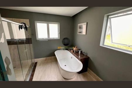 Casa de condomínio à venda com 500m², 4 quartos e 2 vagas