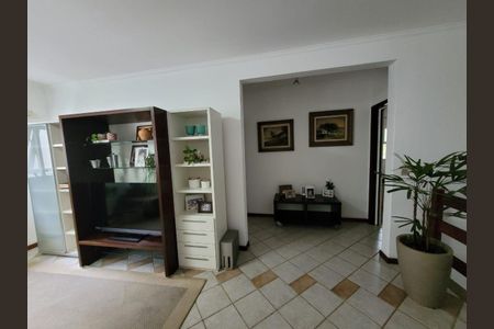 Casa à venda com 4 quartos, 355m² em Morada dos Pássaros, Barueri