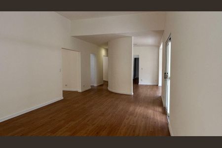 Casa à venda com 3 quartos, 316m² em Morada dos Pinheiros (Aldeia da Serra), Barueri