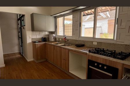 Casa à venda com 316m², 3 quartos e 4 vagas