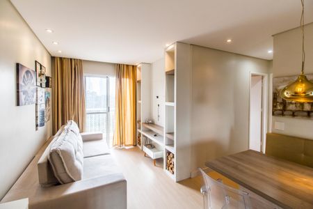 Sala  de apartamento para alugar com 1 quarto, 61m² em Jardim Tupanci, Barueri