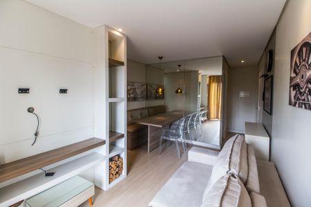 Sala  de apartamento para alugar com 1 quarto, 61m² em Jardim Tupanci, Barueri