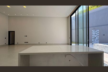 Casa à venda com 265m², 4 quartos e 4 vagas