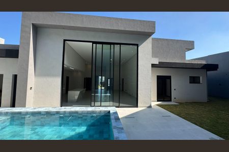Casa à venda com 265m², 4 quartos e 4 vagas