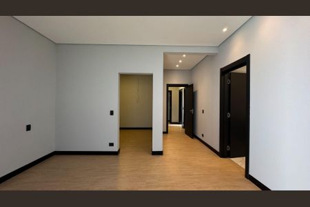 Casa à venda com 265m², 4 quartos e 4 vagas